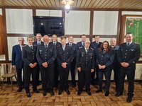 Ehrengälste und geehrte/beförderte FeuerwehrkameradInnen